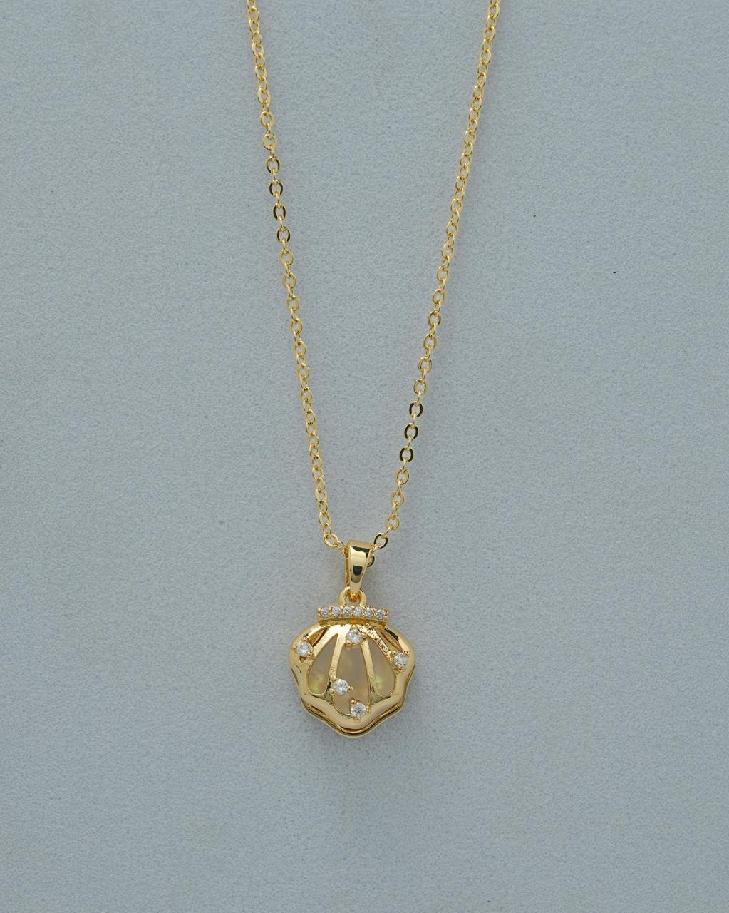 Seashell Gleam Necklace