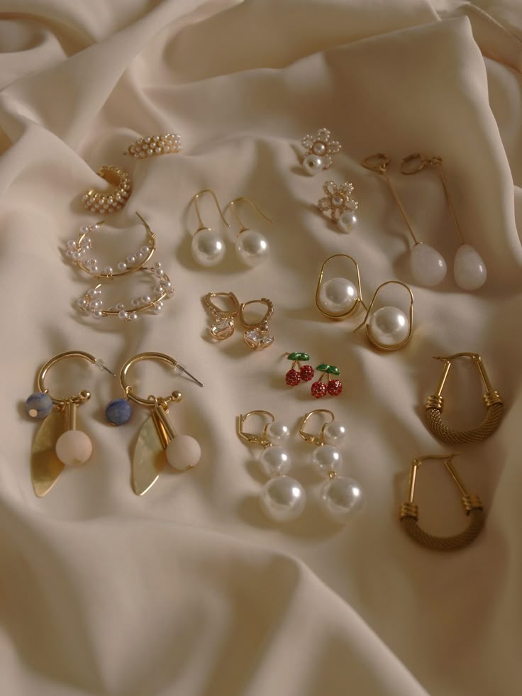 EARRING