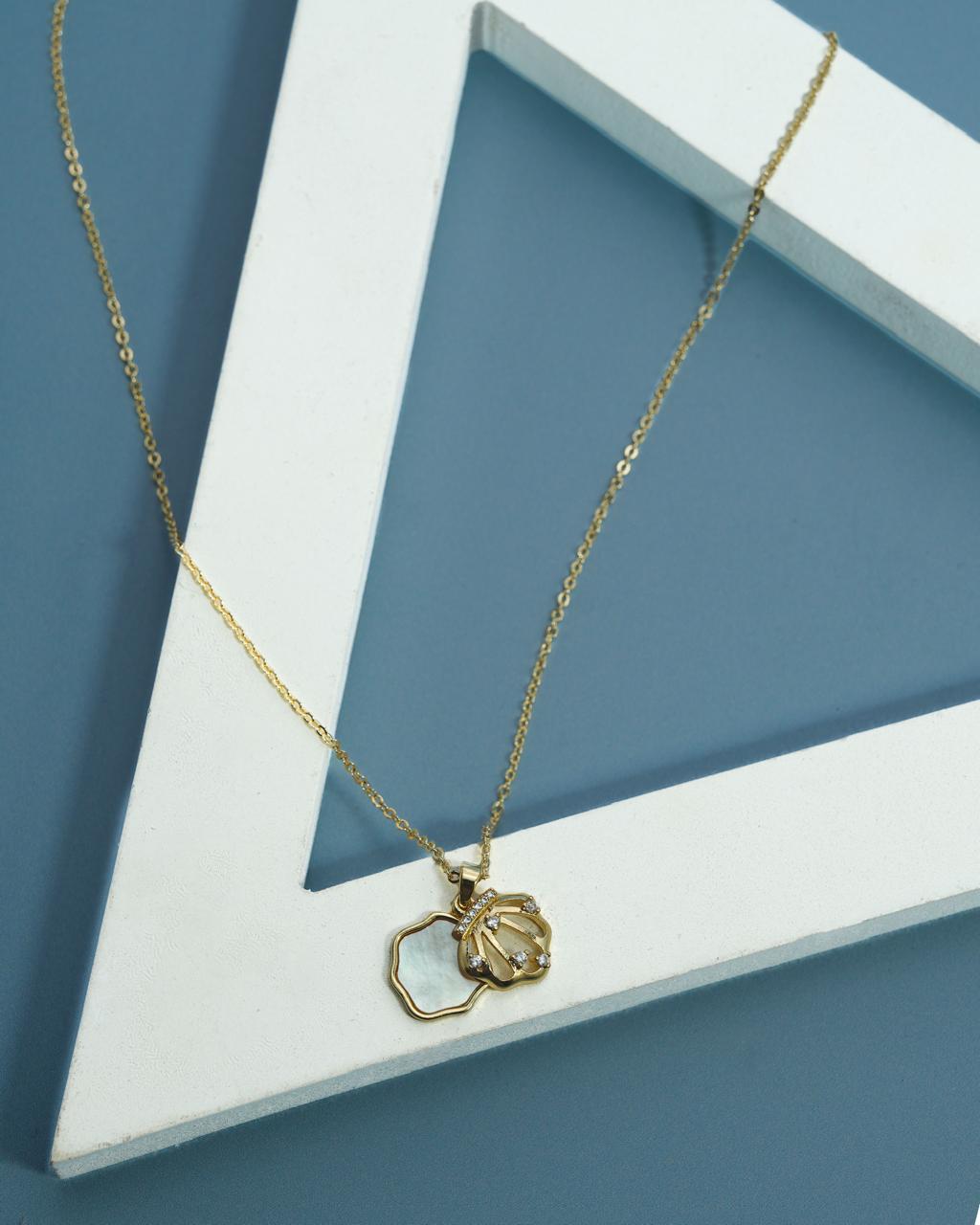 Seashell Gleam Necklace